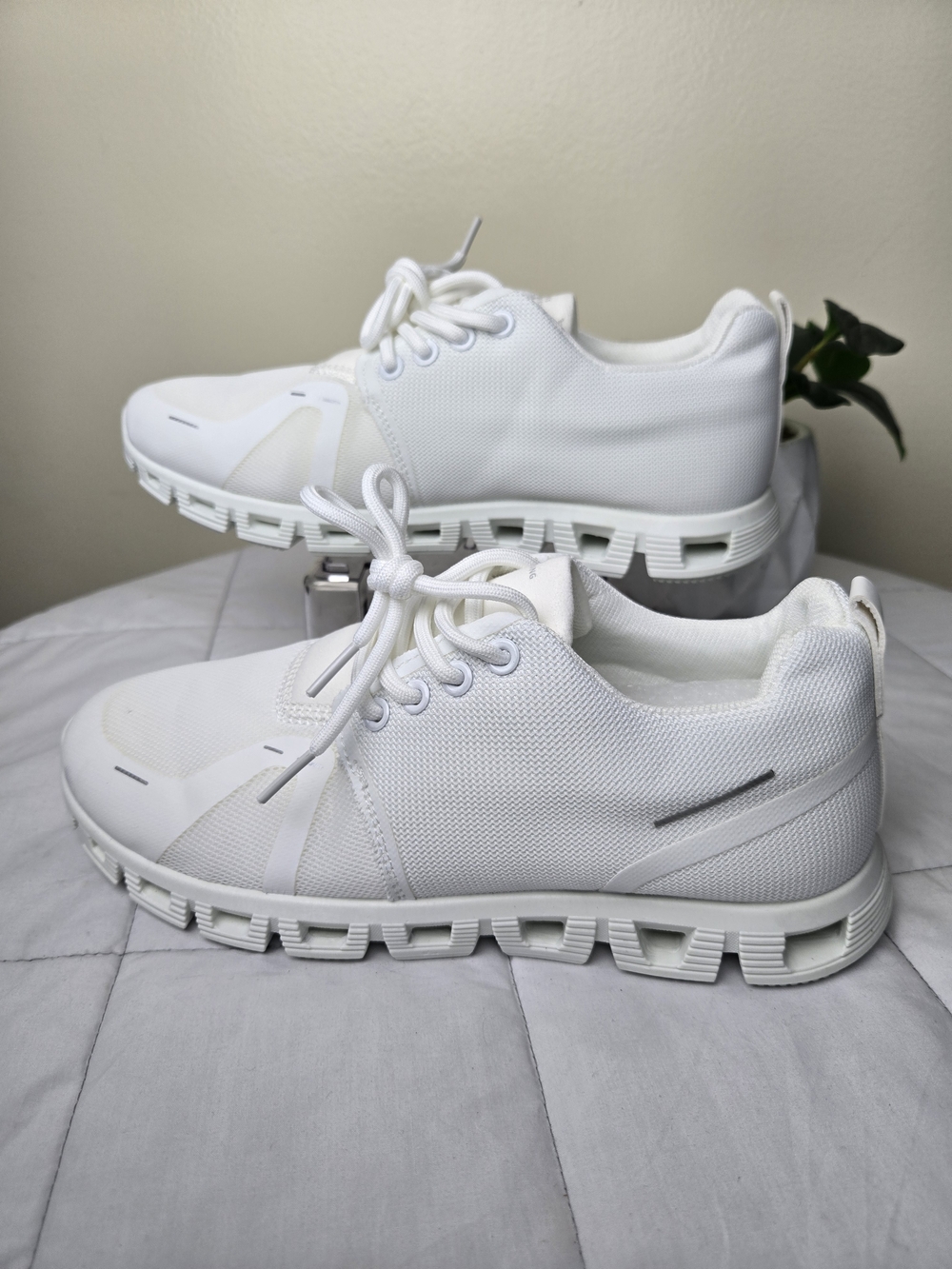 Men's All-White Casual Performance Sneakers Size 8 Women's Size 10